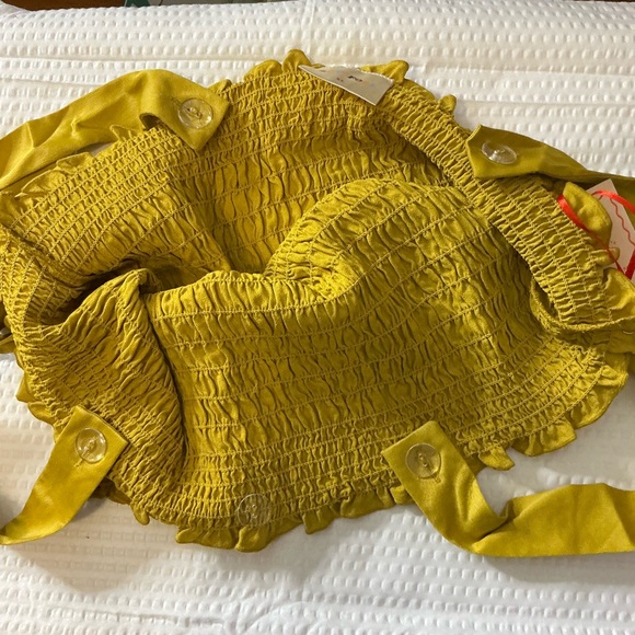 Green Smocked Ruffled Tank Top - Picture 4 of 5